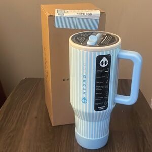 Hydrojug x Amazon 40 oz Traveler - Cape Cod (light blue stripes) SOLD OUT